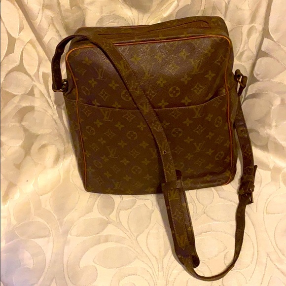 Louis Vuitton Unisex Messenger Bag Cross Body, - Picture 2 of 9